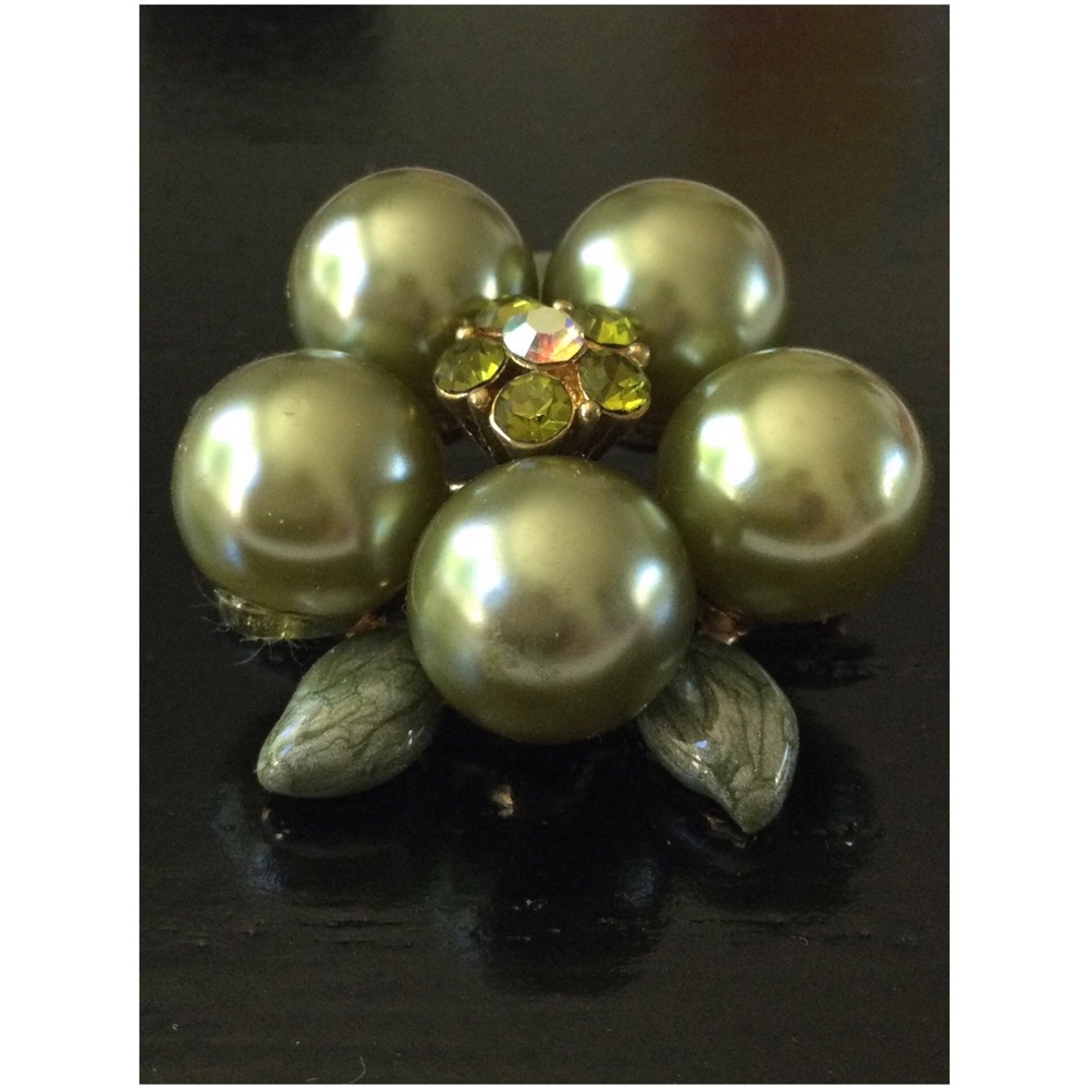 Vintage Faux Pearl & Enamel Floral Brooch • AB & Peridot Rhinestones - Picture 9 of 11